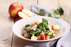 Lee más sobre el artículo Ensalada de manzana y brócoli