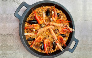 Lee más sobre el artículo Cómo preparar una paella de marisco