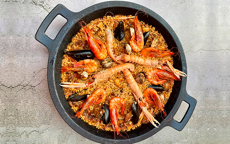 Lee más sobre el artículo Cómo preparar una paella de marisco