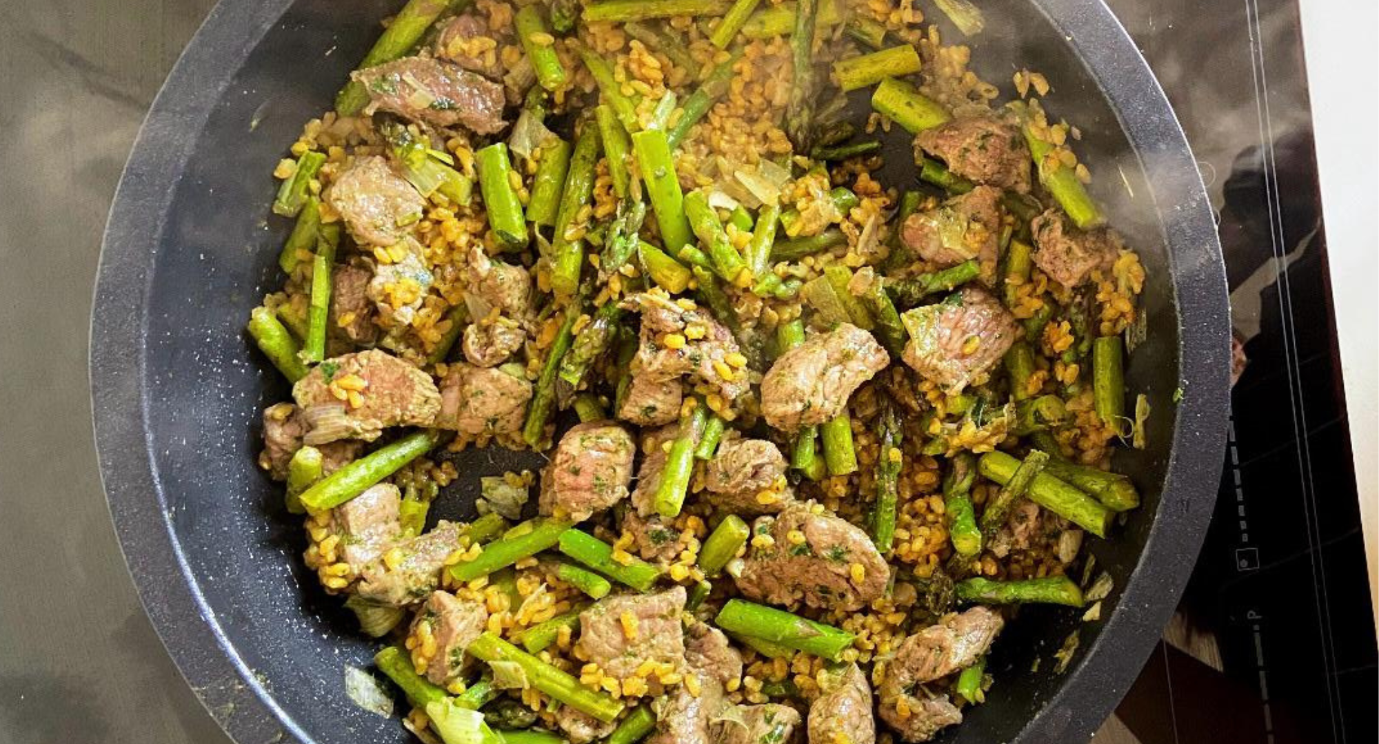 Lee más sobre el artículo Espárragos Salteados con Ternera