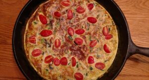 Lee más sobre el artículo Frittata de pimientos con espárragos y tomate