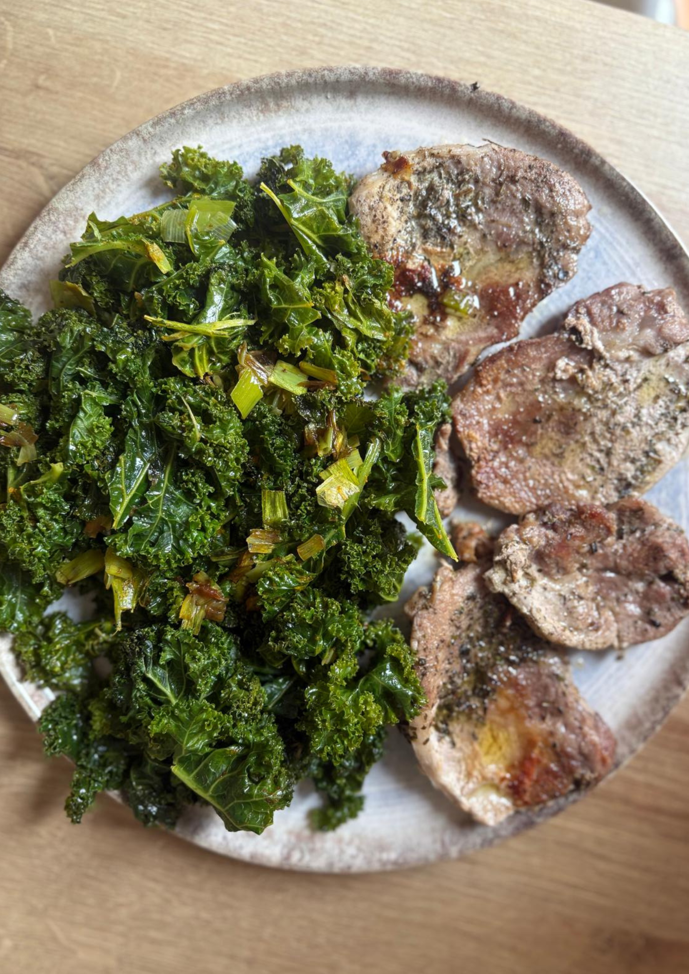 Lee más sobre el artículo Salteado de puerro y col kale